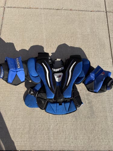 Junior Small / Medium Vaughn Velocity V7 Goalie Chest Protector (Used)