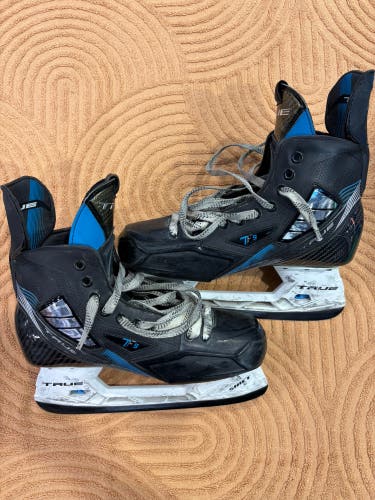 Senior True TF9 Hockey Skates Wide Width 8 (Used)