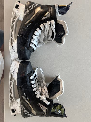2023 CCM Tacks XF 80 Hockey Skates Wide Width Size 5.5 (Used)
