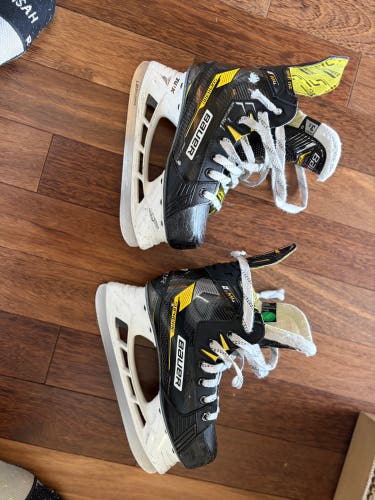 Bauer Supreme M4 Hockey Skates Regular Width Size 3.5