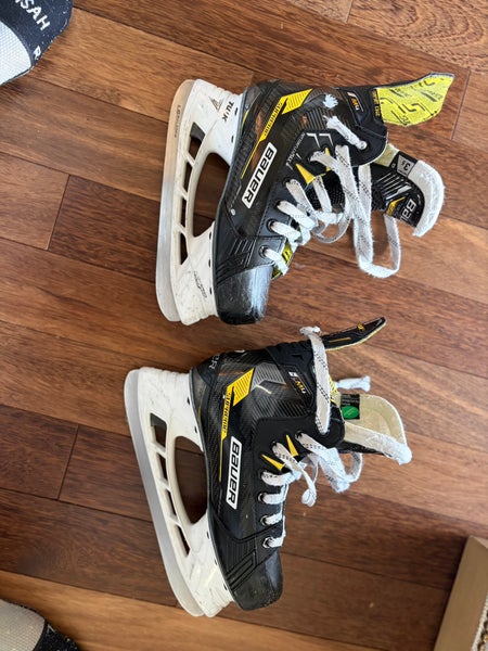 Bauer Supreme M4 Hockey Skates Regular Width Size 3.5