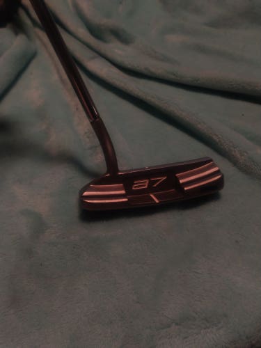 Adams Right Handed Putter (Used)