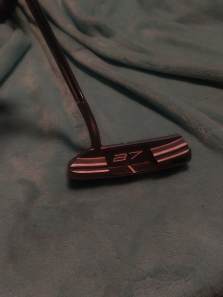 Adams Right Handed Putter (Used)