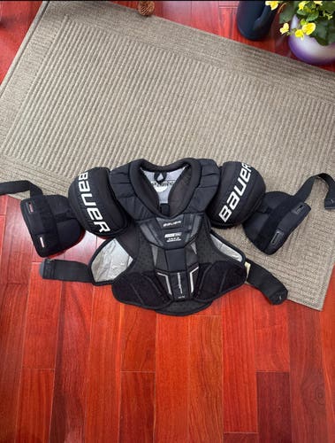 Senior Medium Bauer Pro Series Shoulder Pads Pro Stock (Used)