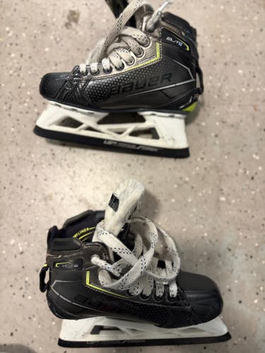Bauer Elite Hockey Goalie Skates Regular Width Size 3.5 (Used)