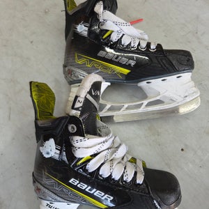Bauer Vapor X4 Hockey Skates Regular Width Size 2 (Used)