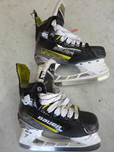 Bauer Vapor X4 Hockey Skates Regular Width Size 2 (Used)