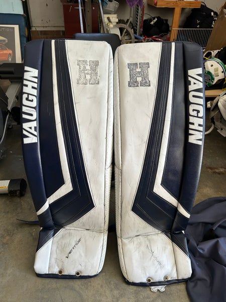 35" 2019 Vaughn Ventus SLR2 Pro Carbon Goalie Leg Pads (Used)