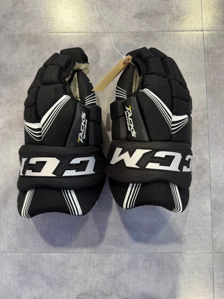 Black CCM 5092 Gloves 15" (Used)