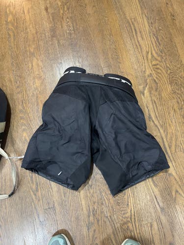Intermediate Medium CCM HPG 1.9 Hockey Goalie Pants (Used)