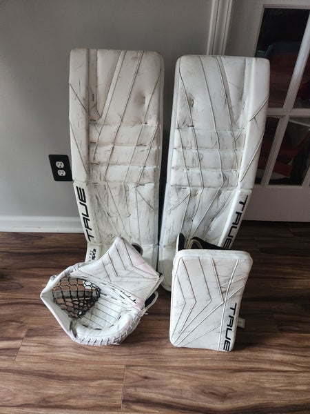 34" True 9X3 Full Right Goalie Full Set (Used)