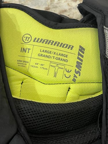 Large/Extra Large Warrior RITUAL X4 E Goalie Chest Protector (Used)