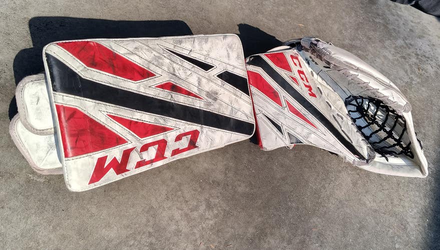 CCM Extreme Flex E4.5 Full Right Junior glove and blocker