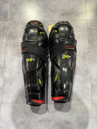Junior Bauer Vapor 2X Pro Shin Pads 12" (Used)