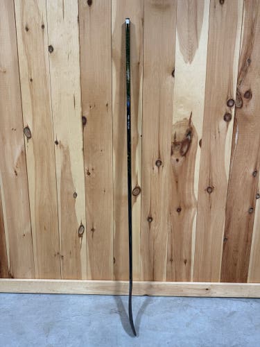 Senior Bauer Vapor FlyLite Right Handed Hockey Stick P28 (New)