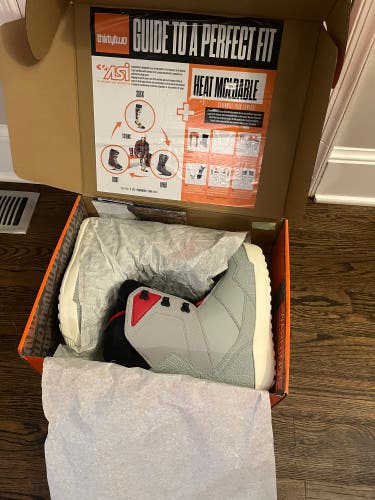 Thirtytwo Shifty Snowboard Boots, Men's Size 12, Grey New 2025
