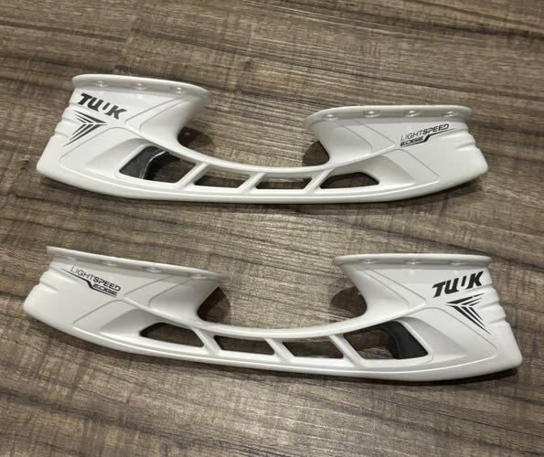 Bauer Tuuk LightSpeed Edge Skate Blade Holders Size 263 (7) New