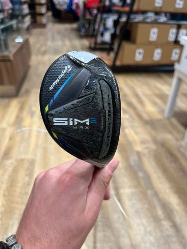 Men's TaylorMade SIM 2 Max Hybrid Right Handed Stiff Flex 3H (Used)