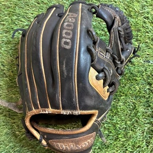 Black Wilson A2000 1786 Right Hand Throw Infield Baseball Glove 11.5"