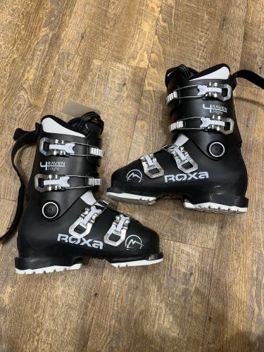 Mondo 25 & 25.5 Roxa Raven 4 J-Light All Mountain Ski Boots Soft Flex (Used)
