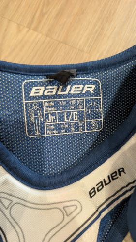 Large Junior Bauer Nexus 7000 Shoulder Pads (Used)