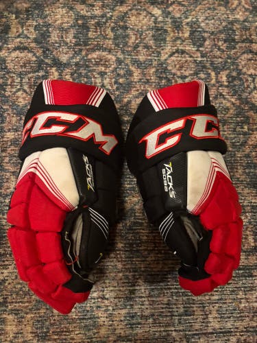Used  CCM 15" Tacks 5092 Gloves