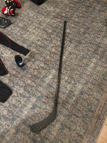 65 Flex P92 New Intermediate Right Hand Pro Stock Bauer Twitch Styled Blacked Hockey Stick