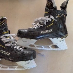 Senior Bauer Regular Width  Pro Stock 8.5 Supreme 2S Pro Hockey Skates