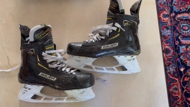 Senior Bauer Regular Width  Pro Stock 8.5 Supreme 2S Pro Hockey Skates