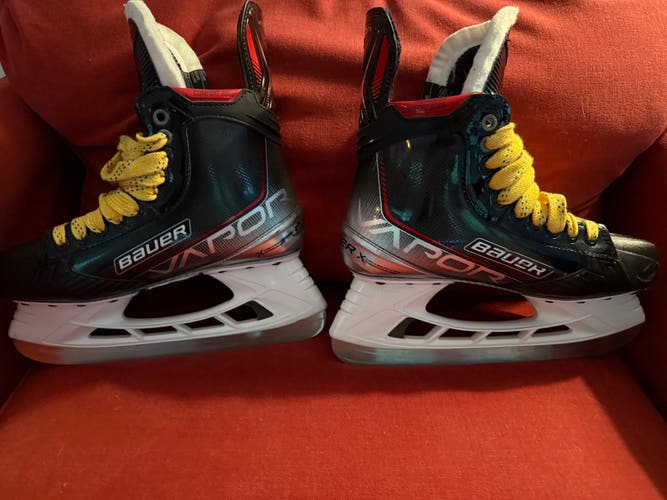2022 Bauer Vapor 3X Hockey Skates 7.5 (Used)