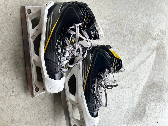 CCM Tacks 6092 Hockey Goalie Skates Size 3.5 (Used)
