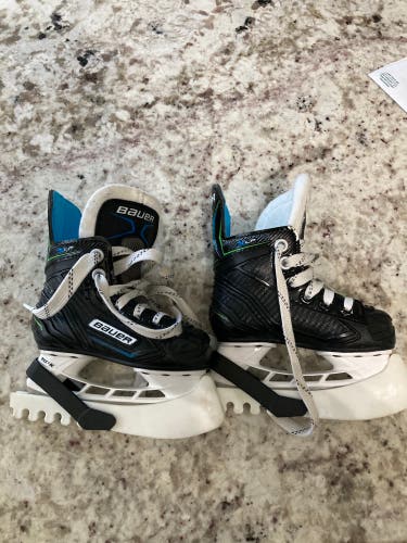 Bauer XLP Hockey Skates 6 (Used)