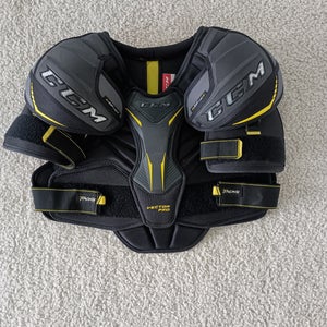 Large Senior CCM Tacks Vector Pro Shoulder Pads (Used)
