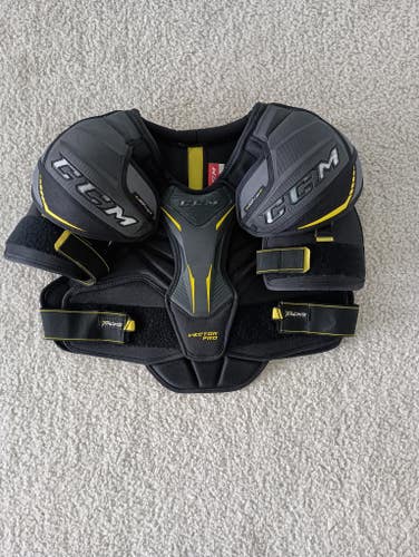 Large Senior CCM Tacks Vector Pro Shoulder Pads (Used)