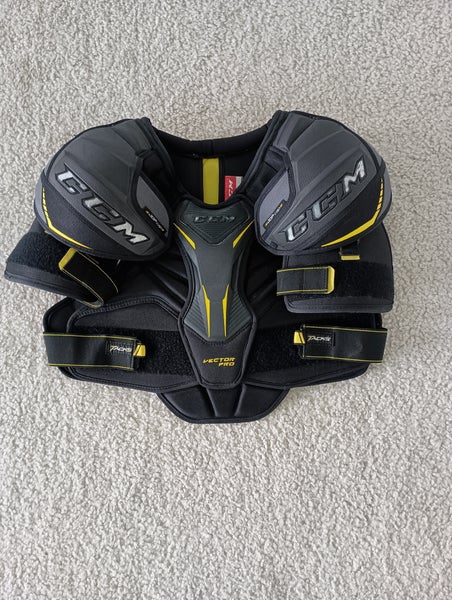 Large Senior CCM Tacks Vector Pro Shoulder Pads (Used)