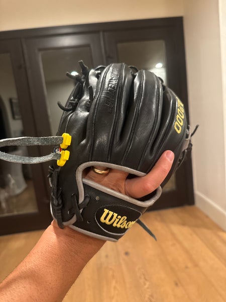 Wilson A2000 RH Baseball Glove 11.25" (Used)