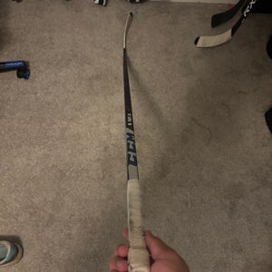 AUSTON MATTHEWS GAME USED MAPLE
LEAFS CCM Jetspeed FT4 Pro (Tr 7 Pro Build)
(LH, 82 FLEX)