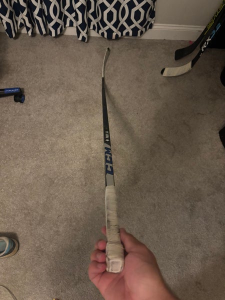 AUSTON MATTHEWS GAME USED MAPLE
LEAFS CCM Jetspeed FT4 Pro (Tr 7 Pro Build)
(LH, 82 FLEX)