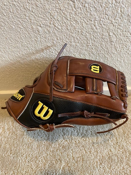 2015 Wilson A2000 RH Infield Baseball Glove 11.75" (Used)