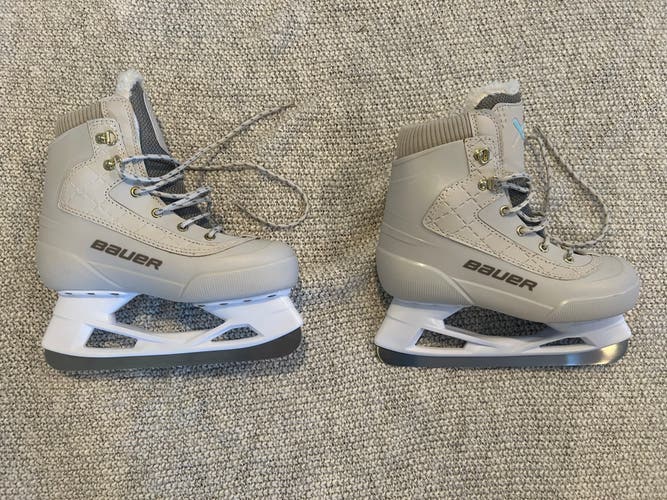 Bauer Tremblant Recreational Skates Size 3 (Used)