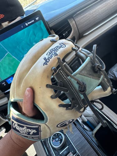 Rawlings Heart of the Hide RH Baseball Glove 11.5" (Used)