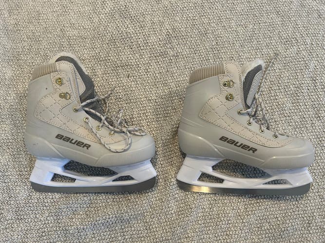 Bauer Tremblant Recreational Skates Size 4 (Used)