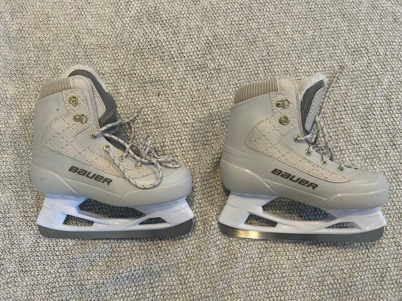 Bauer Tremblant Recreational Skates Size 4 (Used)