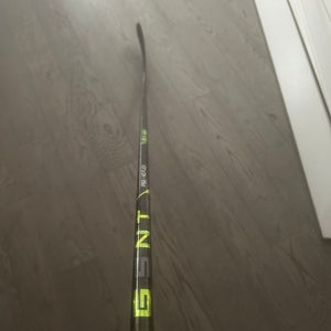 Junior Bauer Ag5nt Right Handed Hockey Stick P92 (New)