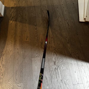 Intermediate CCM Jetspeed FT7 Pro Right Handed Hockey Stick P28 (New)