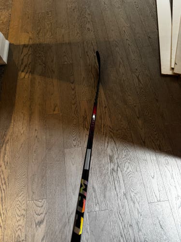 Intermediate CCM Jetspeed FT7 Pro Right Handed Hockey Stick P28 (New)