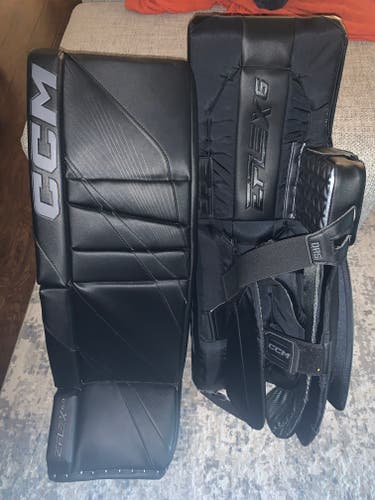 33" + 1.5” CCM Eflex 6.9 Goalie Leg Pads (Used like New)