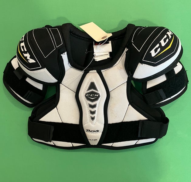 Medium Youth CCM Tacks Shoulder Pads (Used)