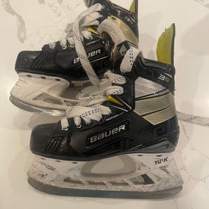 Bauer Supreme 3S Hockey Skates Regular Width Size 2 (Used)