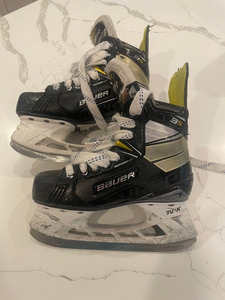 Bauer Supreme 3S Hockey Skates Regular Width Size 2 (Used)